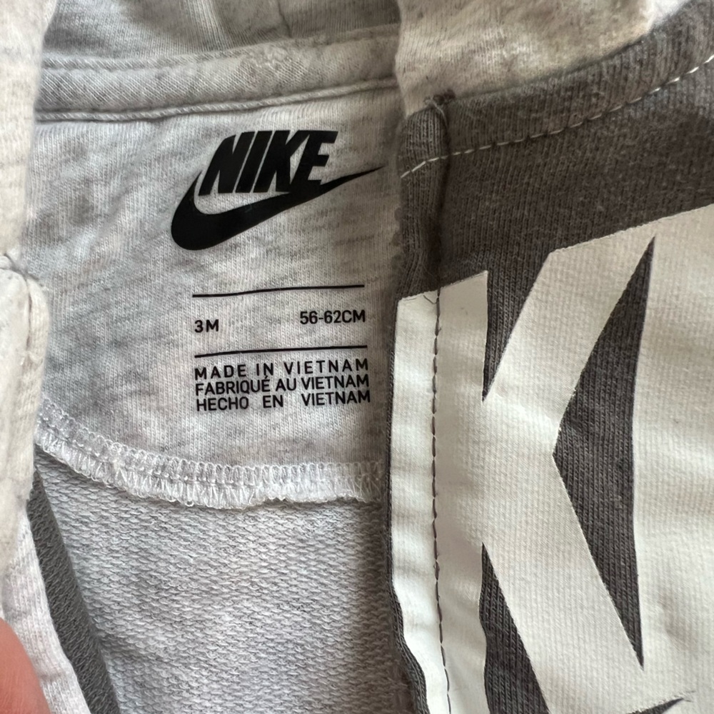 Nike one piece baby outfit - Picture 2 of 2